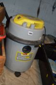 AN EARLEX WET AND DRY VACUUM CLEANER AND BLOWER