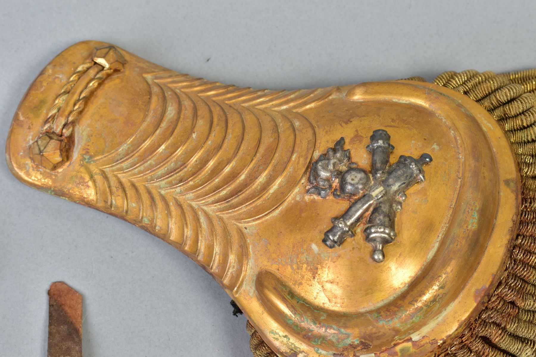 A PAIR OF 19TH CENTURY FRINGED GILT METAL MILITARY EPAULETTES, mounted with silvered crossed cannons - Image 3 of 5