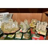 A BOXED LILLIPUT LANE LIMITED EDITION SCULPTURE, 'Cawdor Castle' No 425/3000, with certificate,