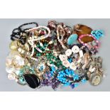 A SELECTION OF GEM JEWELLERY, to include a malachite bead necklace, a tiger's eye bead necklace,