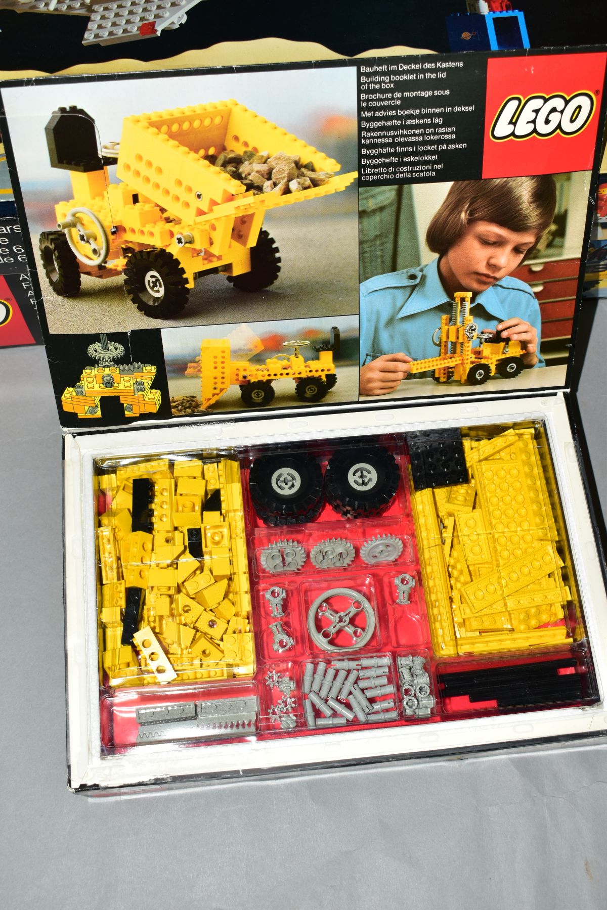 THREE BOXED LATE 1970'S/EARLY 1980'S LEGO SETS, Fork Lift Truck Technical set, No 850, Car Chassis - Image 7 of 7