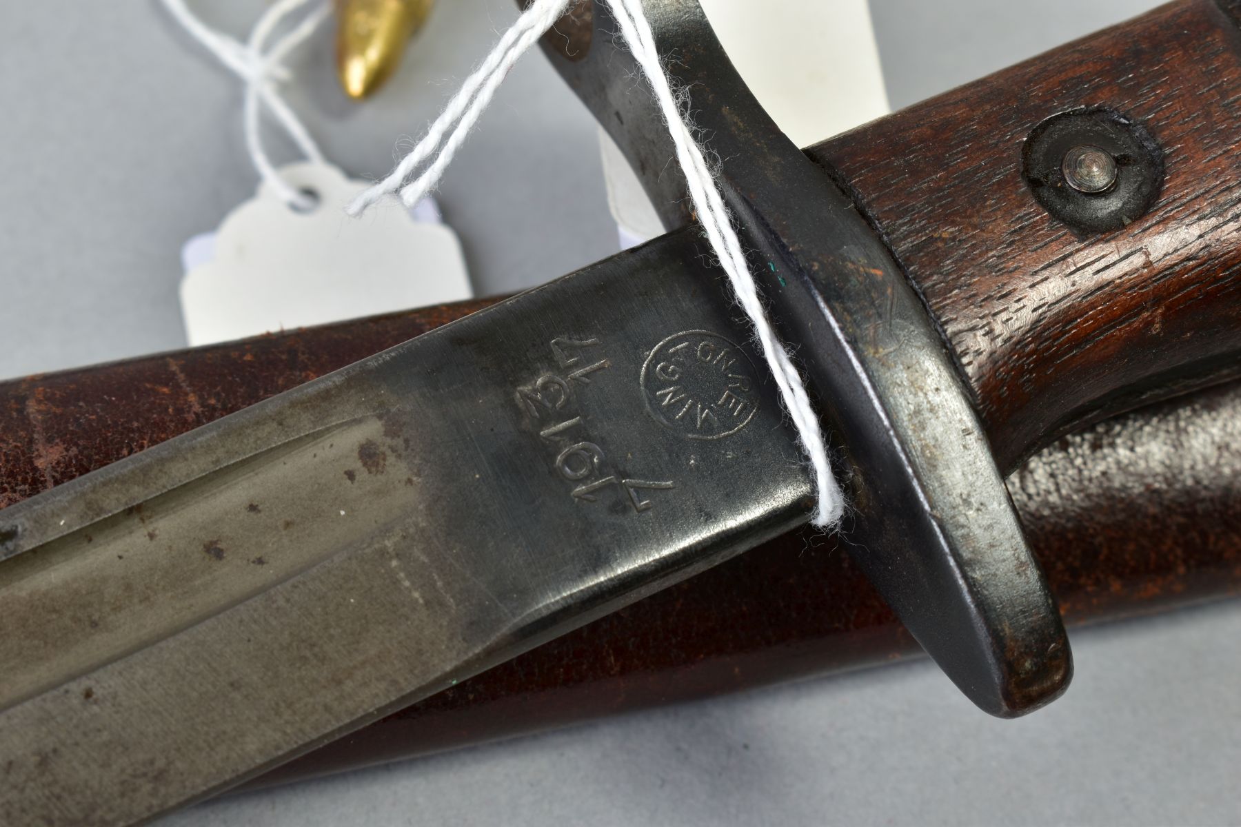 THREE MILITARY BLADED WEAPONS AS FOLLOWS, Royal Navy Midshipmans 'Dirk' no scabbard, 18.5'' blade - Image 3 of 20