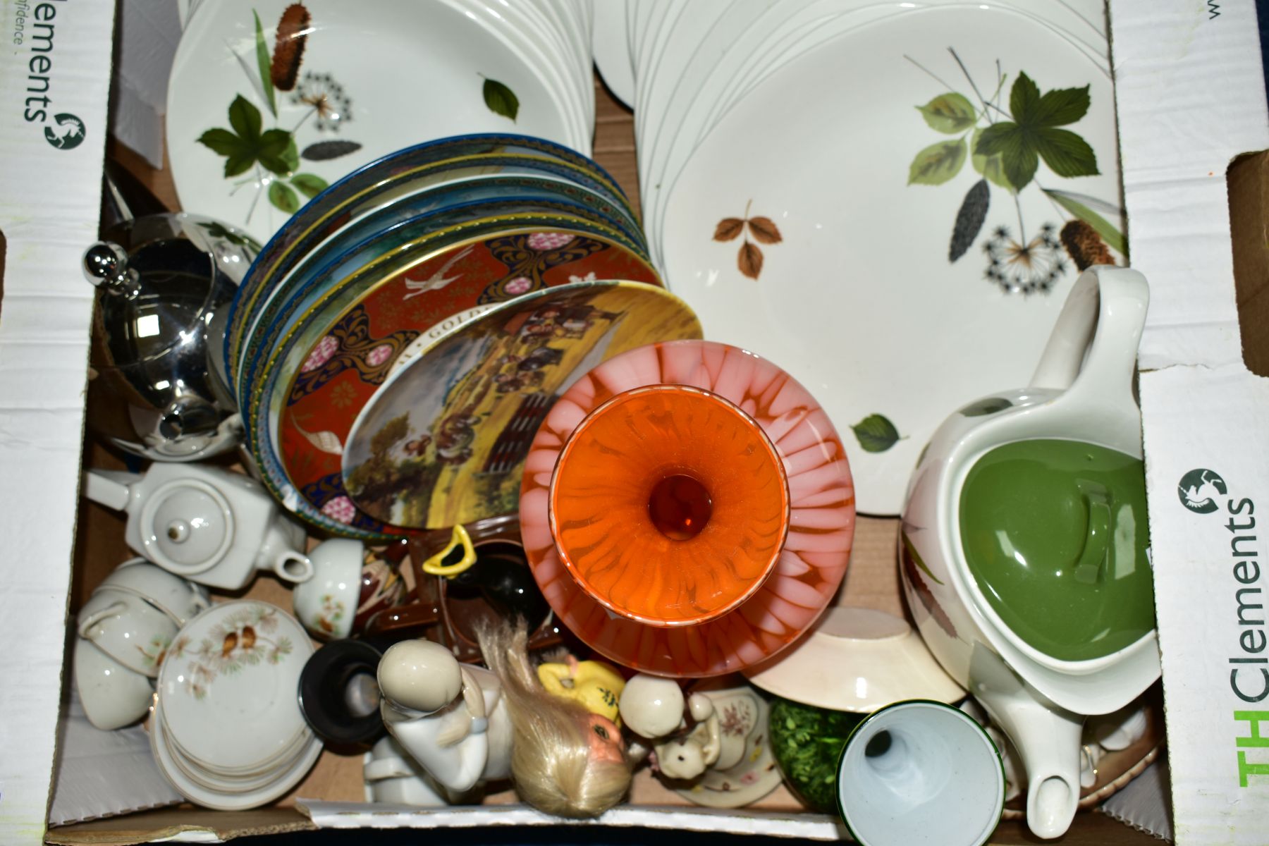 FIVE BOXES AND LOOSE CERAMICS, GLASS AND SUNDRY ITEMS to include a Midwinter stylecraft ' - Image 8 of 22