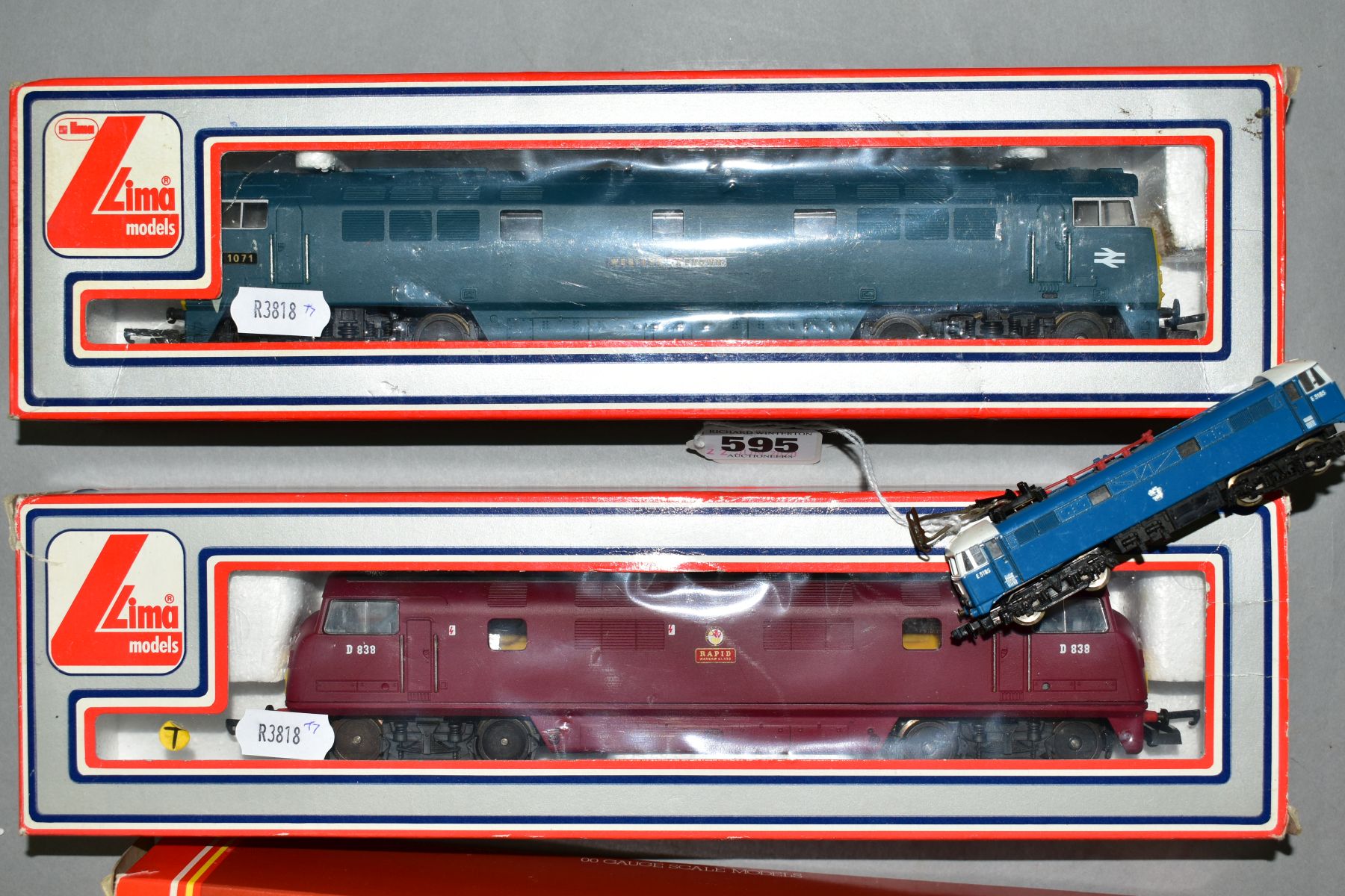 FIVE BOXED AND UNBOXED OO AND N GAUGE LOCOMOTIVES, comprising boxed Hornby OO gauge Class 25 - Image 2 of 4