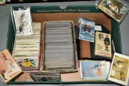 A LARGE COLLECTION OF APPROXIMATELY ONE THOUSAND TWO HUNDRED POSTCARDS, many in plastic sleeves,