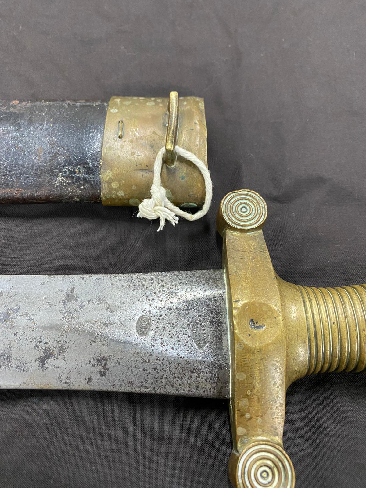 THREE MILITARY BLADED WEAPONS AS FOLLOWS, Royal Navy Midshipmans 'Dirk' no scabbard, 18.5'' blade - Image 12 of 20