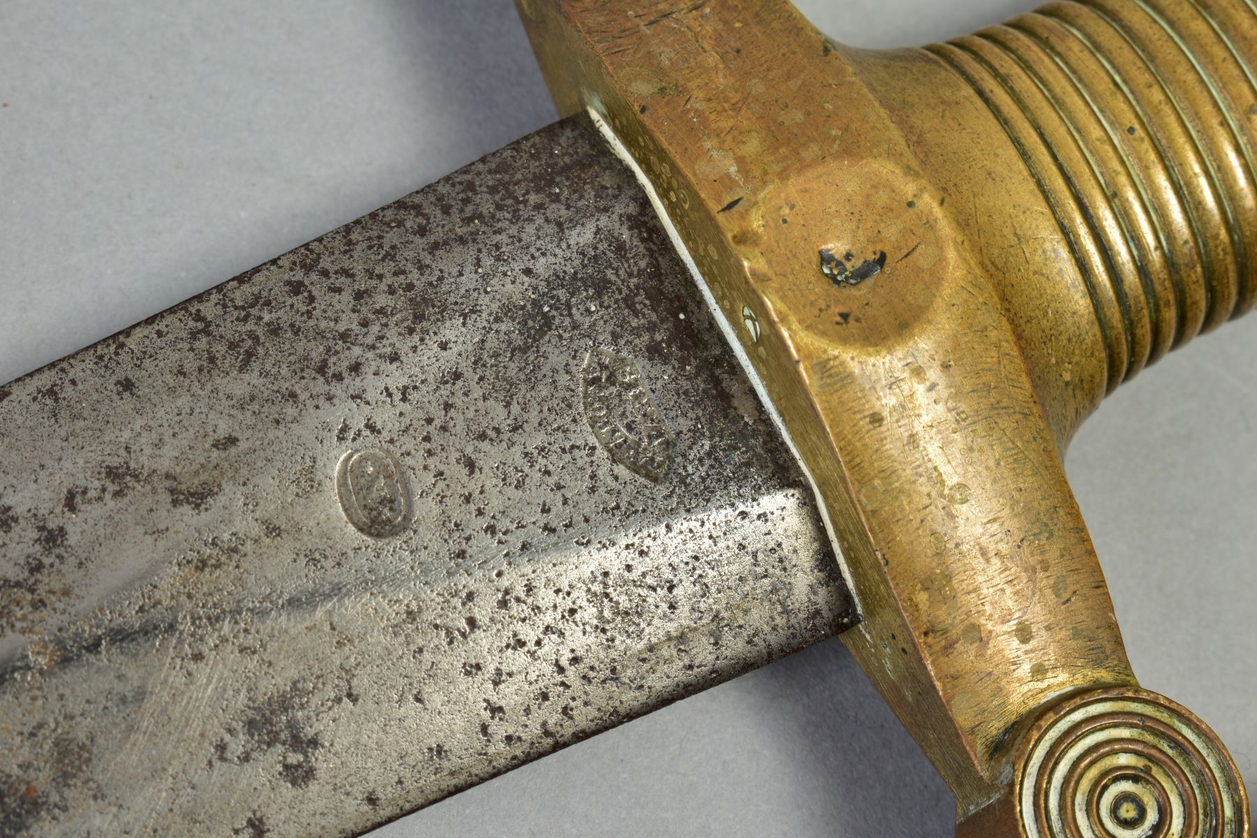 THREE MILITARY BLADED WEAPONS AS FOLLOWS, Royal Navy Midshipmans 'Dirk' no scabbard, 18.5'' blade - Image 6 of 20