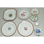 A SMALL COLLECTION OF MOSTLY 19TH CENTURY CONTINENTAL PORCELAIN, including a Berlin part dessert