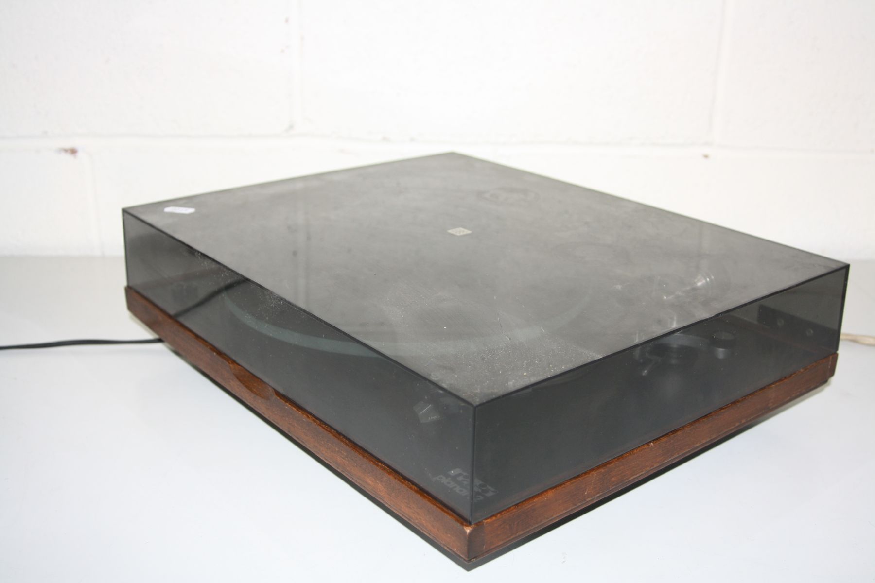 A REGA PLANER 2 TURNTABLE with a smoked perspex lid, a walnut plinth and a Linn K5 cartridge - Image 3 of 3