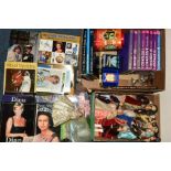 A QUANTITY OF PEGGY NISBET AND OTHER ROYAL COLLECTOR DOLLS, with a collection of Royal books and
