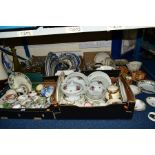 A QUANTITY OF CERAMICS AND GLASSWARE IN FIVE BOXES AND LOOSE, including Noritake bowls, assorted tea