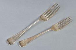 A GEORGE V SILVER OLD ENGLISH PATTERN TABLE FORK AND MATCHING DESSERT FORK, both engraved with