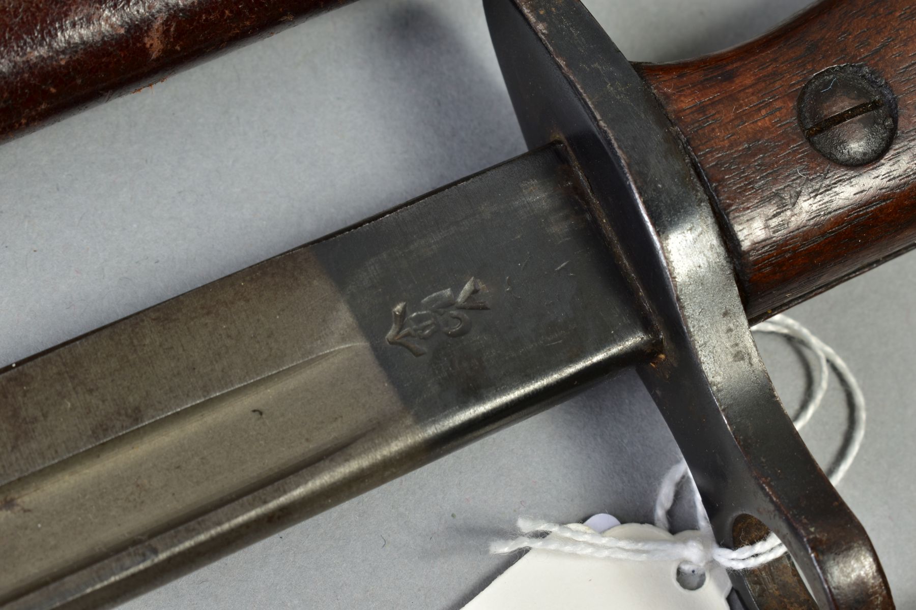 THREE MILITARY BLADED WEAPONS AS FOLLOWS, Royal Navy Midshipmans 'Dirk' no scabbard, 18.5'' blade - Image 7 of 20