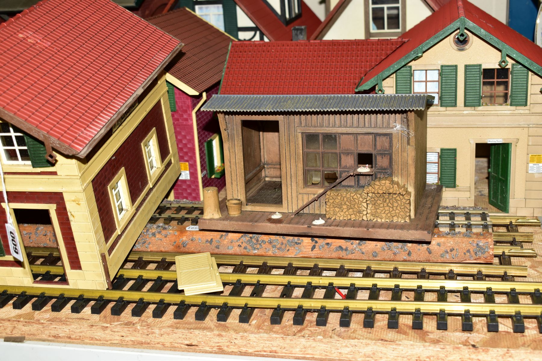 A QUANTITY OF ASSORTED G SCALE LINESIDE BUILDINGS AND TRACK, assorted Continental outline - Image 4 of 8