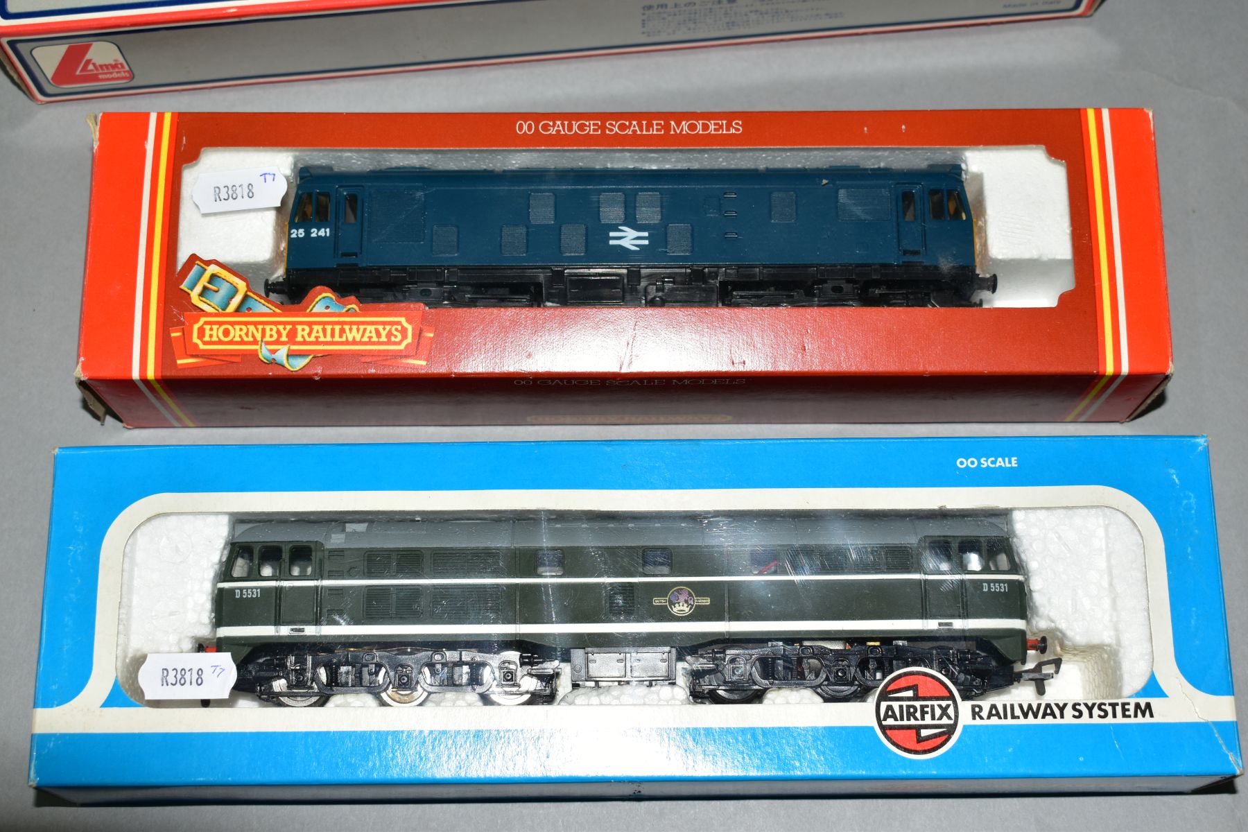 FIVE BOXED AND UNBOXED OO AND N GAUGE LOCOMOTIVES, comprising boxed Hornby OO gauge Class 25 - Image 3 of 4