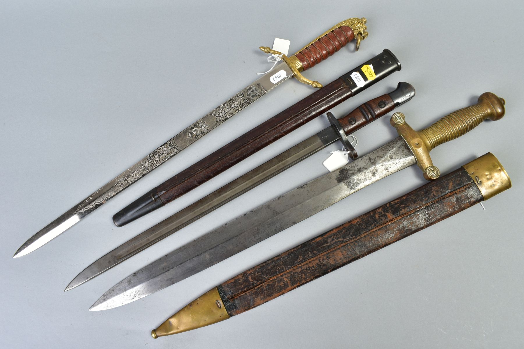 THREE MILITARY BLADED WEAPONS AS FOLLOWS, Royal Navy Midshipmans 'Dirk' no scabbard, 18.5'' blade - Image 5 of 20