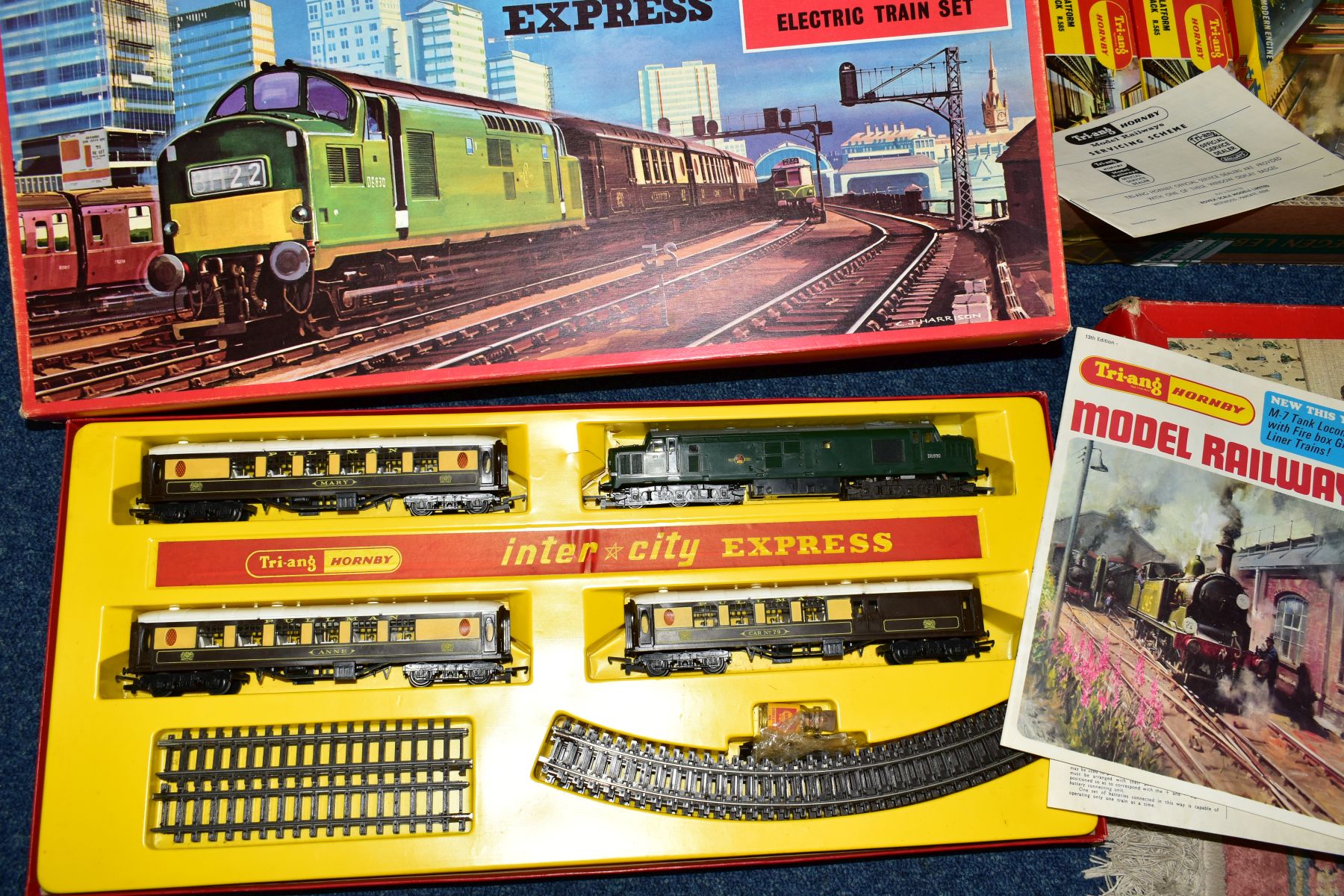A BOXED TRI-ANG HORNBY OO GAUGE INTER-CITY EXPRESS TRAIN SET, No.RS.9, comprising Class 37 - Image 3 of 7