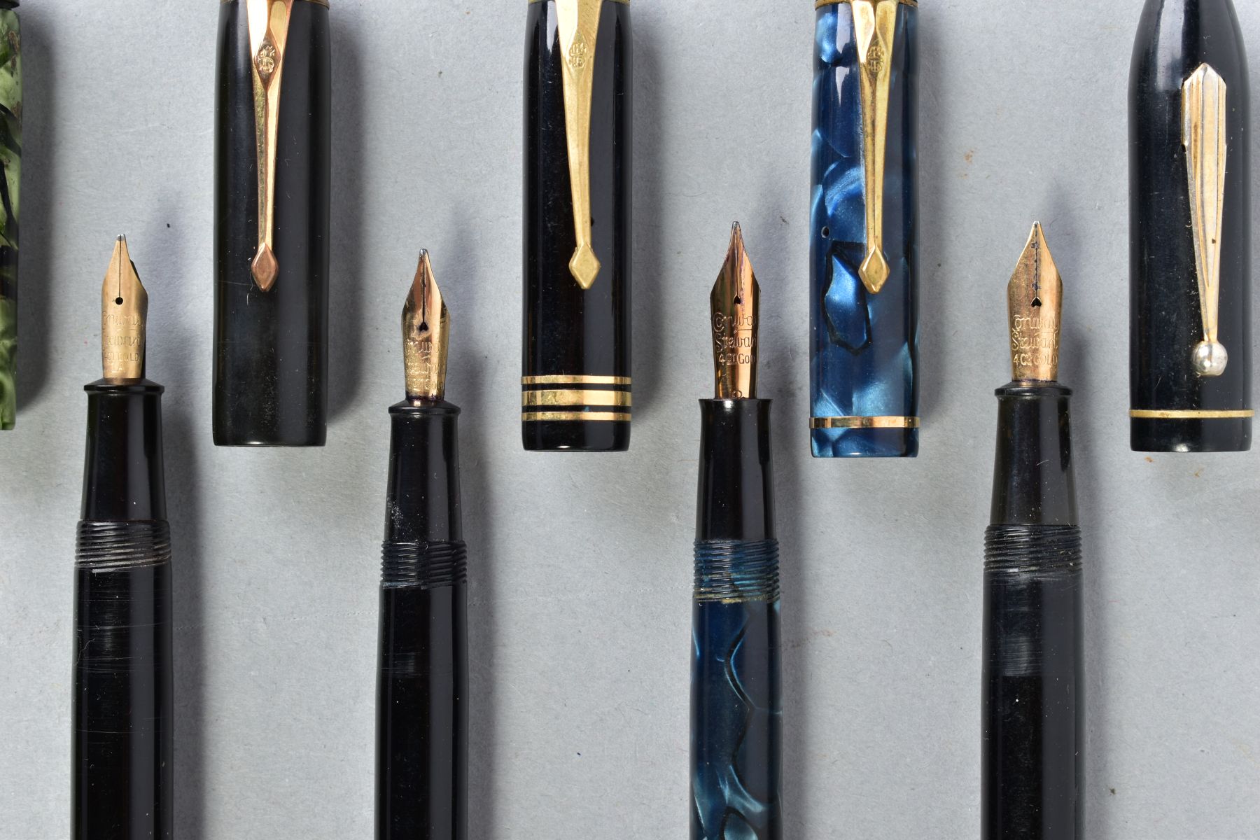 A COLLECTION OF VINTAGE EIGHT CONWAY STEWART FOUNTAIN PENS including a No 475 in black, a No 286 - Image 2 of 4