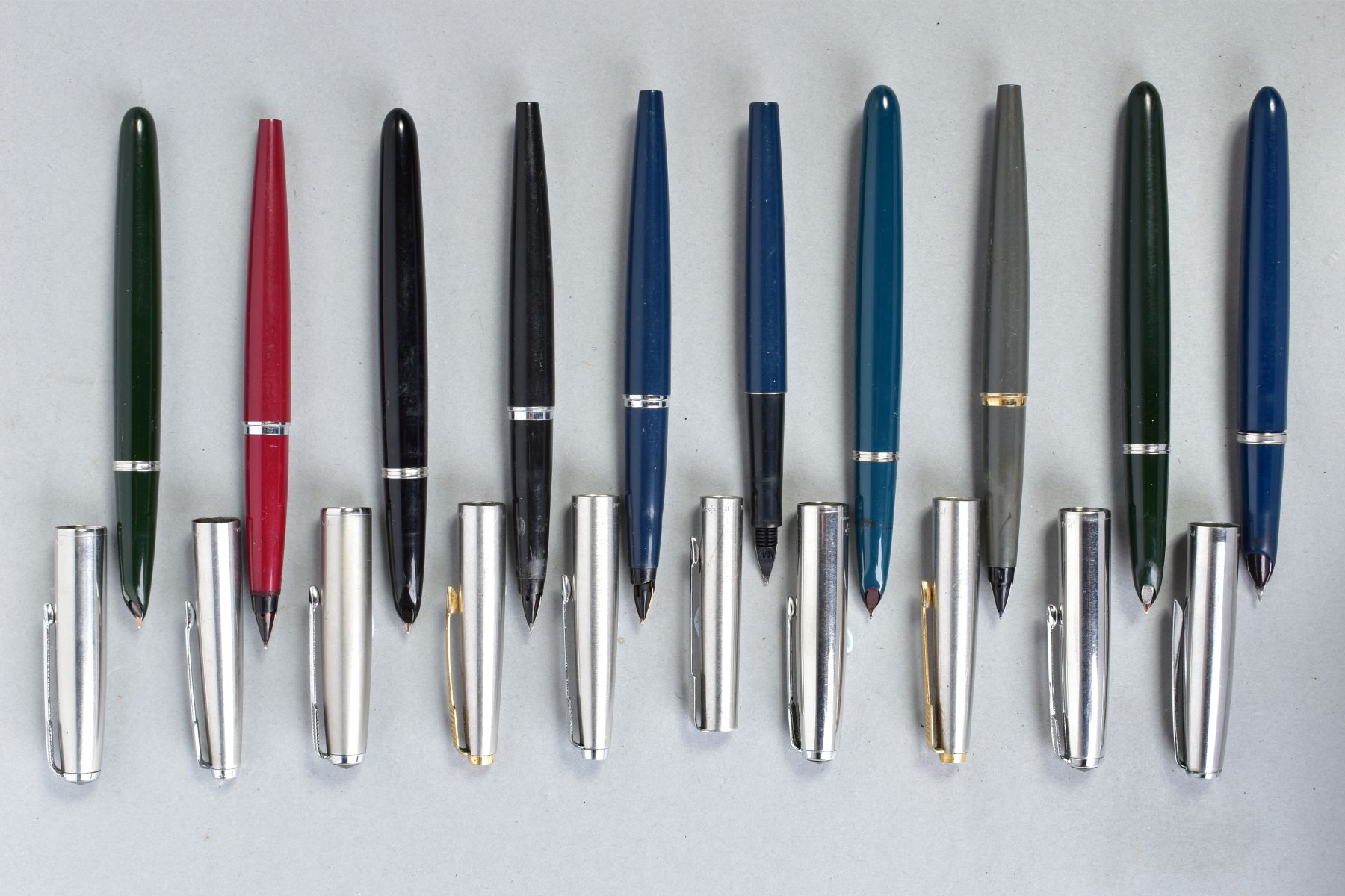 TEN PARKER FOUNTAIN PENS including a blue and chrome '21' with an unusual clip and nib, a blue and - Image 4 of 4