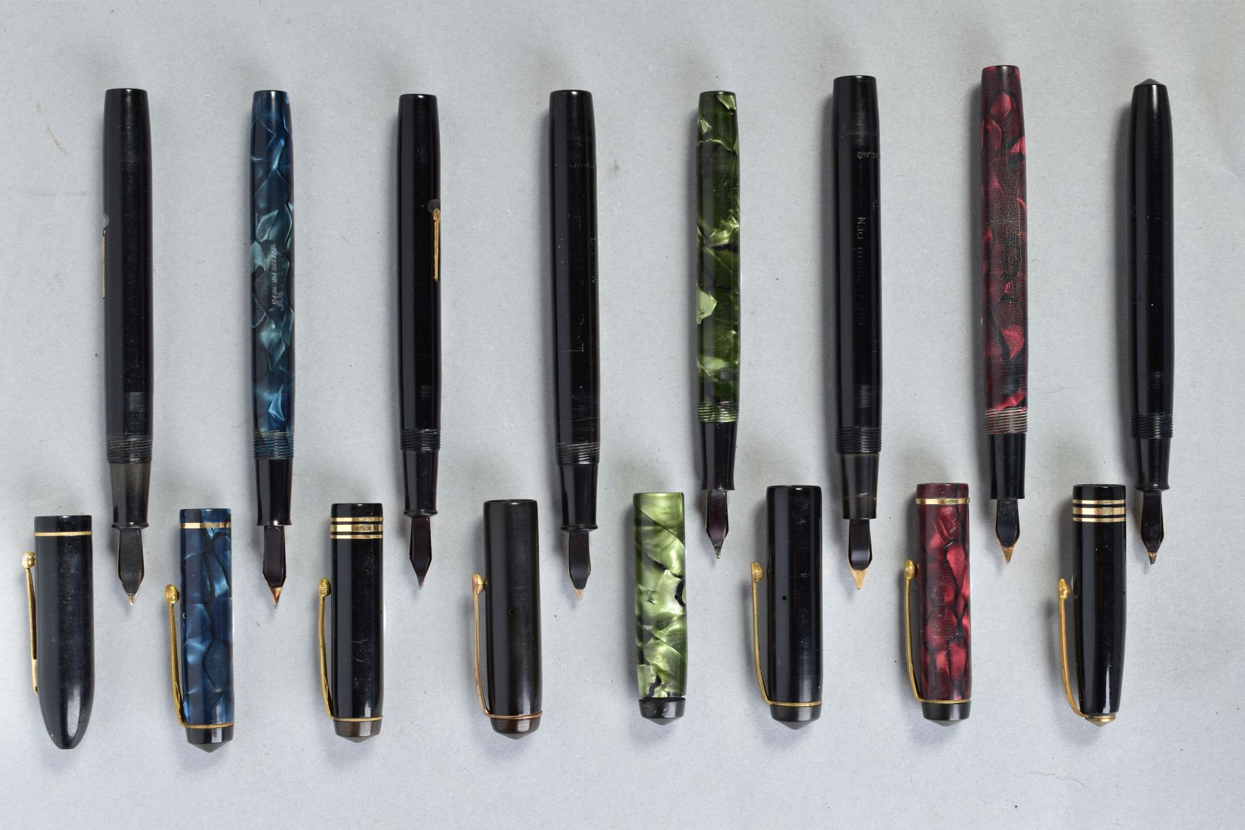 A COLLECTION OF VINTAGE EIGHT CONWAY STEWART FOUNTAIN PENS including a No 475 in black, a No 286 - Image 4 of 4