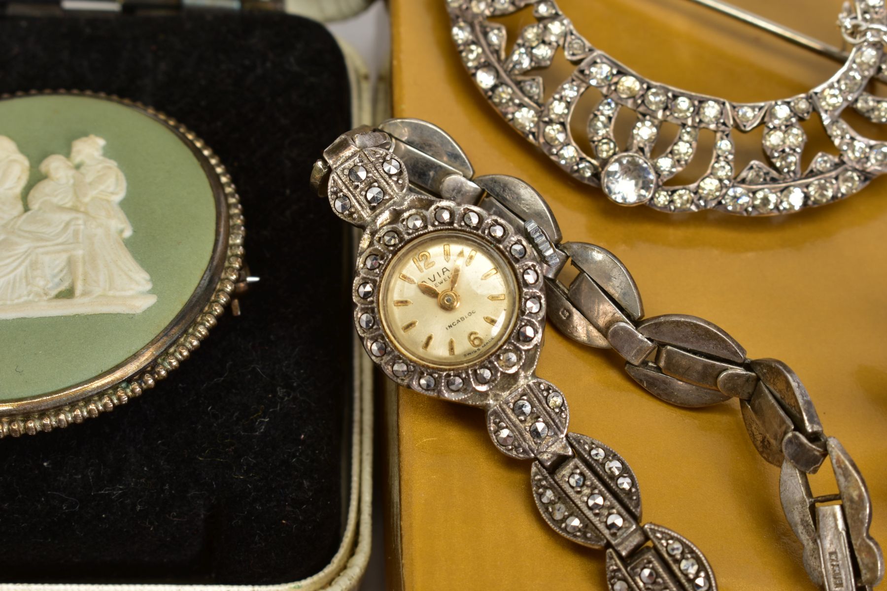 A SELECTION OF SILVER AND WHITE METAL JEWELLERY, to include a cased Wedgwood brooch, a paste buckle, - Image 2 of 3