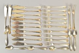 A SET OF TWELVE MID 20TH CENTURY DUTCH SILVER FISH EATERS, circa 1942, approximate weight 814