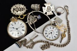 A SELECTION OF MAINLY LATE 19TH TO EARLY 20TH CENTURY SILVER JEWELLERY, to include a name brooch