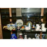 A GROUP OF CERAMICS AND CLOISONNE to include Royal Worcester hand painted jug, Royal Worcester jug