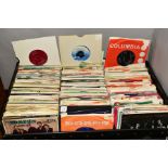 A HARDBOARD RECORD CASE CONTAINING APPROXIMATELY FIVE HUNDRED MOSTLY COLLECTABLE 7'' SINGLES AND