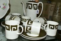 WEDGWOOD SUSIE COOPER DESIGN PART COFFEE SET, 'Green Keystone', comprising coffee pot, cream jug,