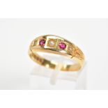 AN EDWARDIAN 18CT GOLD GEM RING, the tapered band set with three split pearls interspaced by red