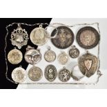 A SELECTION OF ITEMS, to include two 1069-1969 Selby Abbey coins, two rings, various religious