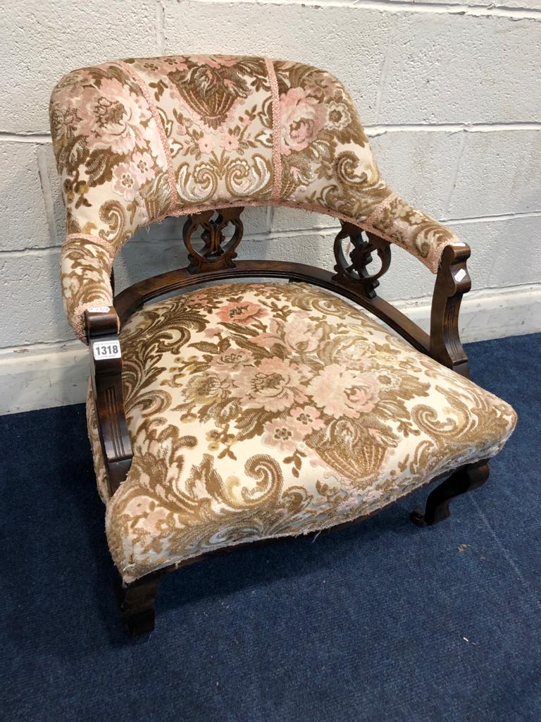 AN EDWARDIAN MAHOGANY ARCHED BACK BEDROOM CHAIR