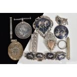 A SELECTION OF ITEMS, to include a 1977 silver ingot with hallmark for Sheffield, length 40mm, an