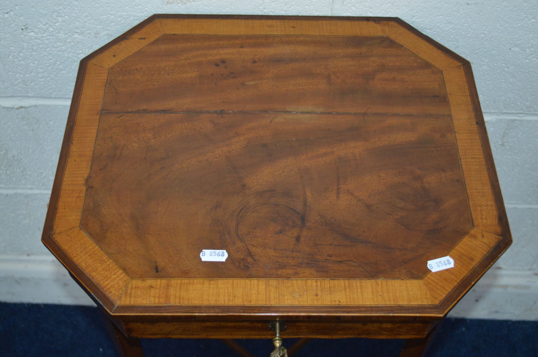AN EDWARDIAN MAHOGANY AND SATINWOOD BANDED RECTANGULAR WORK SEWING TABLE with canted corners, the - Image 3 of 5