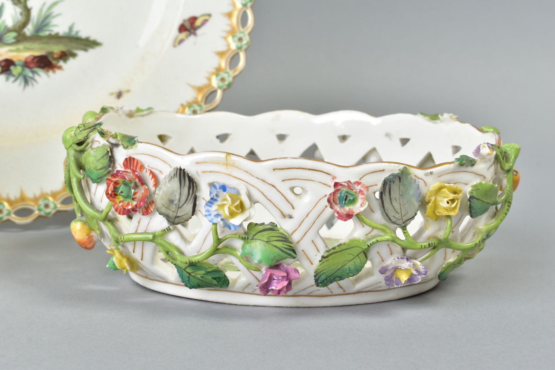 A 19TH CENTURY BERLIN PORCELAIN PLATE WITH RETICULATED RIM, painted with three birds, perched in a - Image 2 of 6