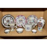 A COLLECTION OF LATE 18TH AND EARLY 19TH CENTURY PORCELAIN, mostly Chinese export, including