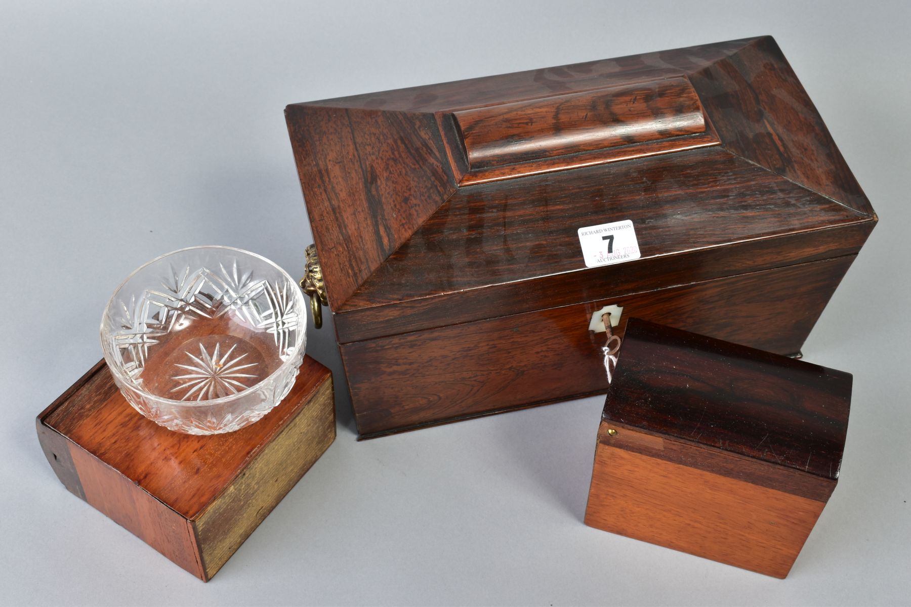 AN EARLY VICTORIAN ROSEWOOD TEA CADDY, of sarcophagus form, gilt metal lion mask and ring side - Image 3 of 5