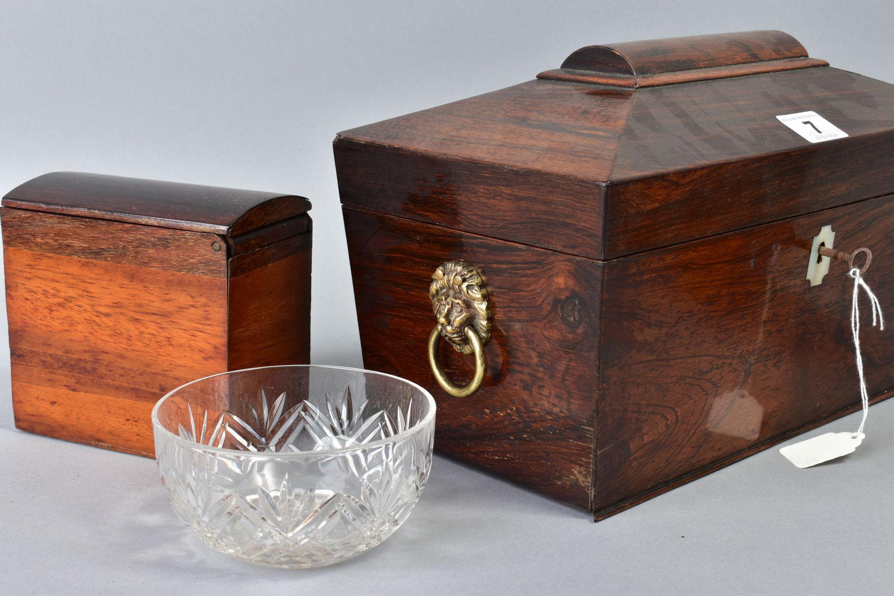 AN EARLY VICTORIAN ROSEWOOD TEA CADDY, of sarcophagus form, gilt metal lion mask and ring side - Image 4 of 5