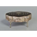 A GEORGE V SILVER AND TORTOISESHELL PIQUE WORK TRINKET BOX, shaped oval outline, husking border, the