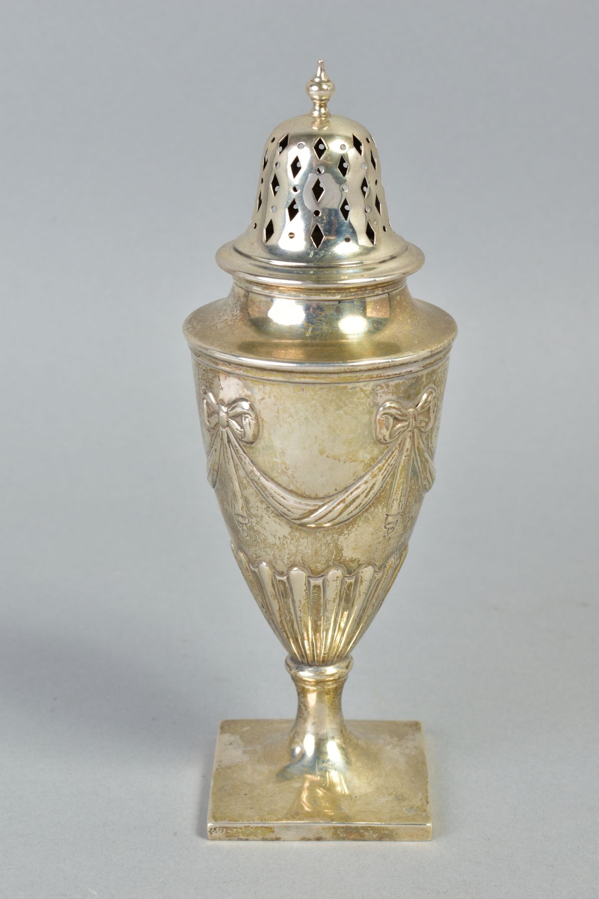 AN EDWARDIAN SILVER CASTER OF URN FORM, pierced domed cover with knopped finial, the base embossed - Image 2 of 4