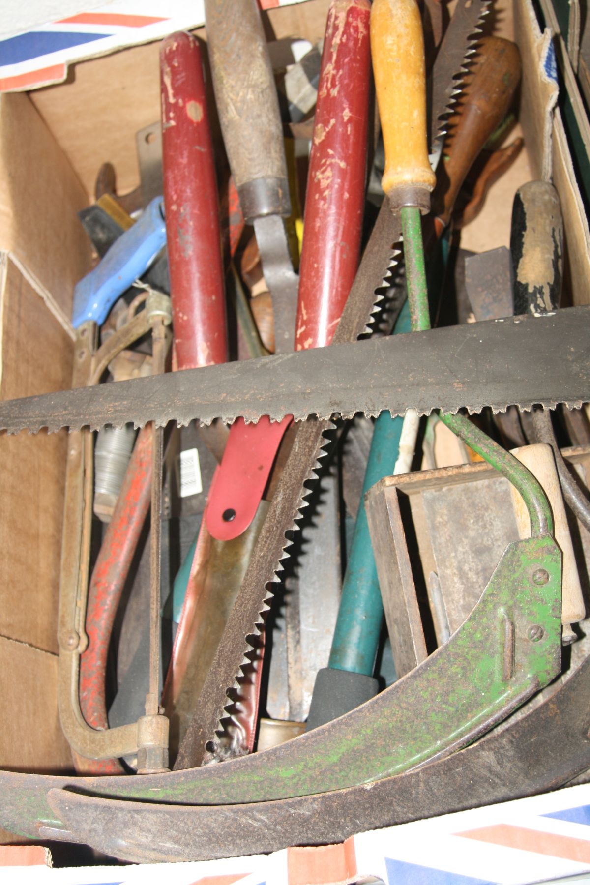 FIVE BOXES OF VARIOUS HAND TOOLS, to include planes, saws, hand sythes, files, chizels, hammers, - Image 11 of 14