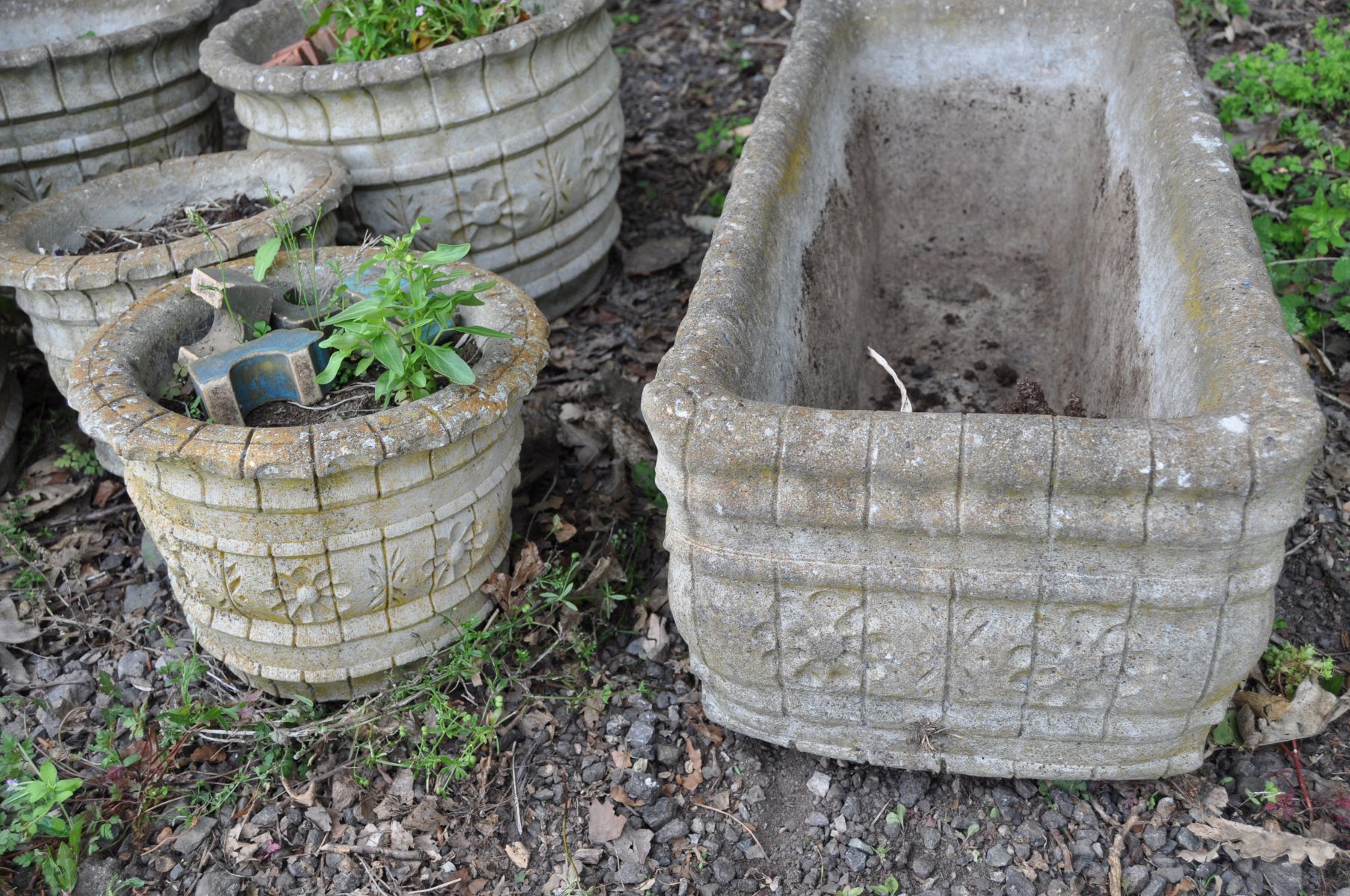 THREE LARGE ROUND COMPOSITE GARDEN PLANTERS, 39cm diameter and 30cm high, a pair of smaller 29cm - Image 5 of 6