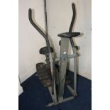 A YORK FITNESS 3100 MAG ELLIPTICAL CROSS TRAINER