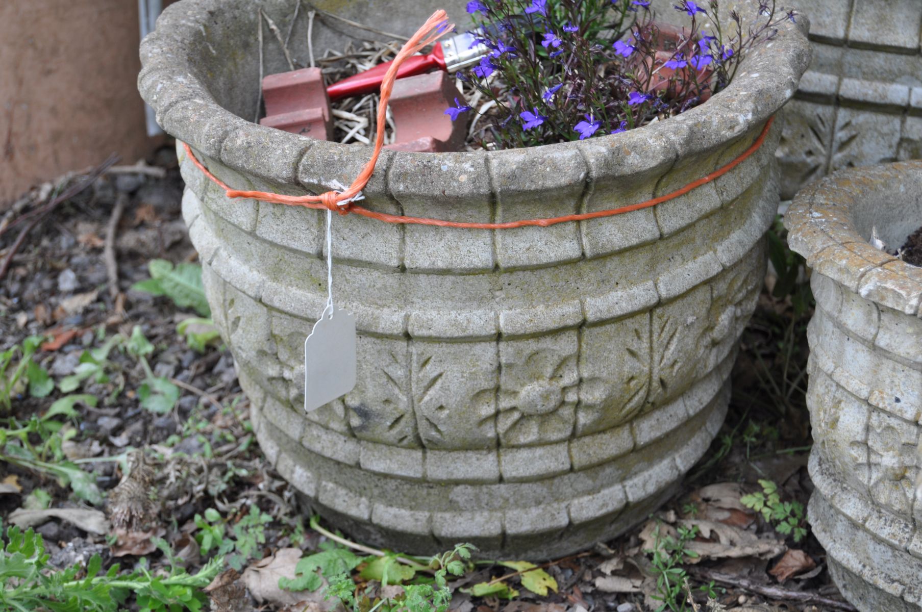 THREE LARGE ROUND COMPOSITE GARDEN PLANTERS, 39cm diameter and 30cm high, a pair of smaller 29cm - Image 4 of 6