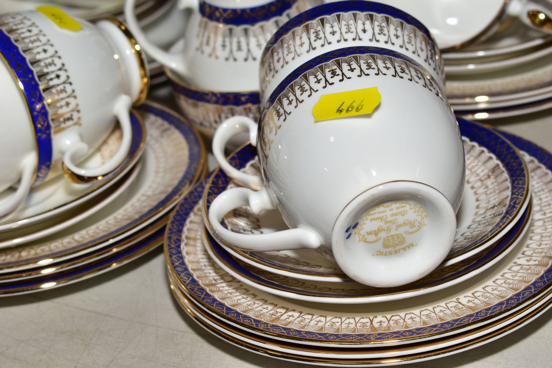 ROYAL GRAFTON 'MAJESTIC' PATTERN TEAWARES, cobalt blue with gilt decoration, to include tea pot, - Image 4 of 6