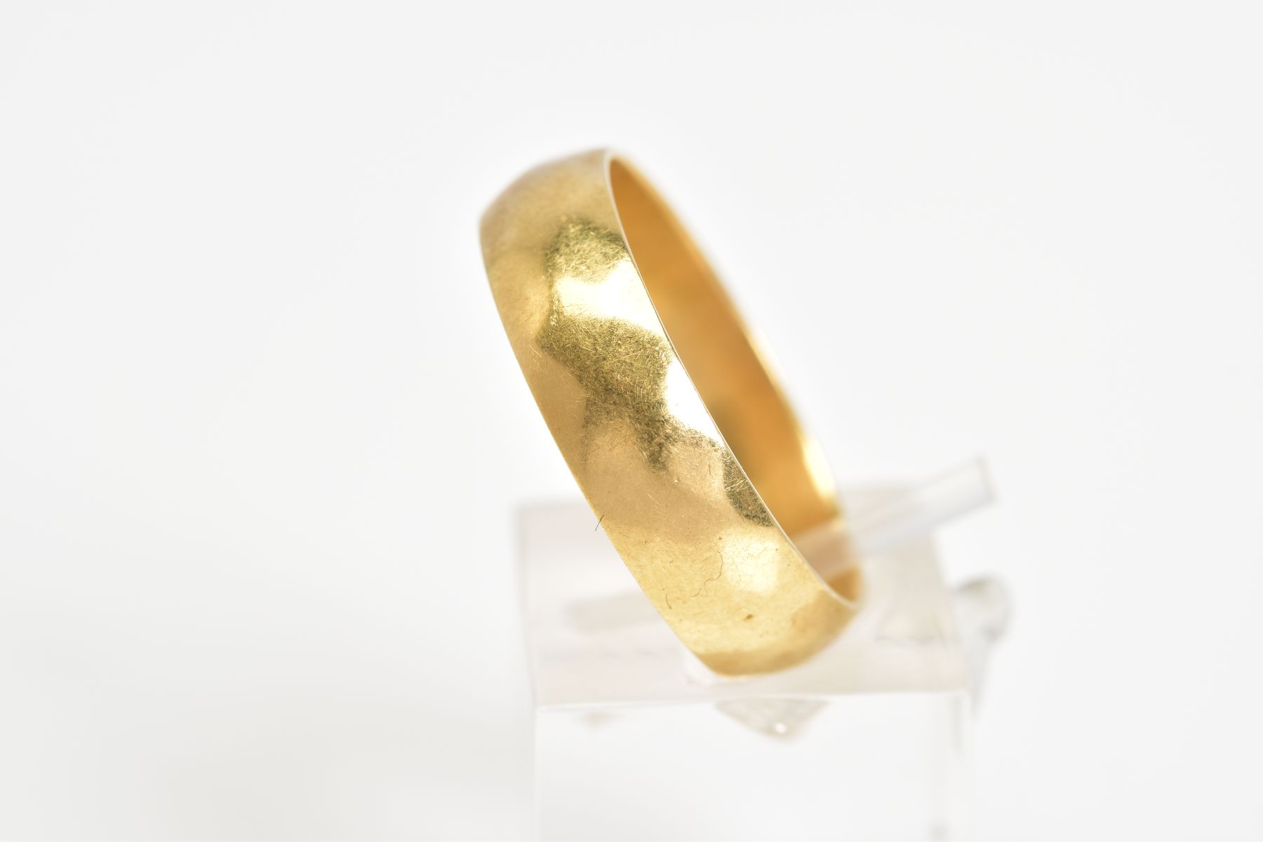 AN 18CT GOLD WEDDING BAND, the plain polished band with an 18ct hallmark for London, ring size U, - Image 2 of 3