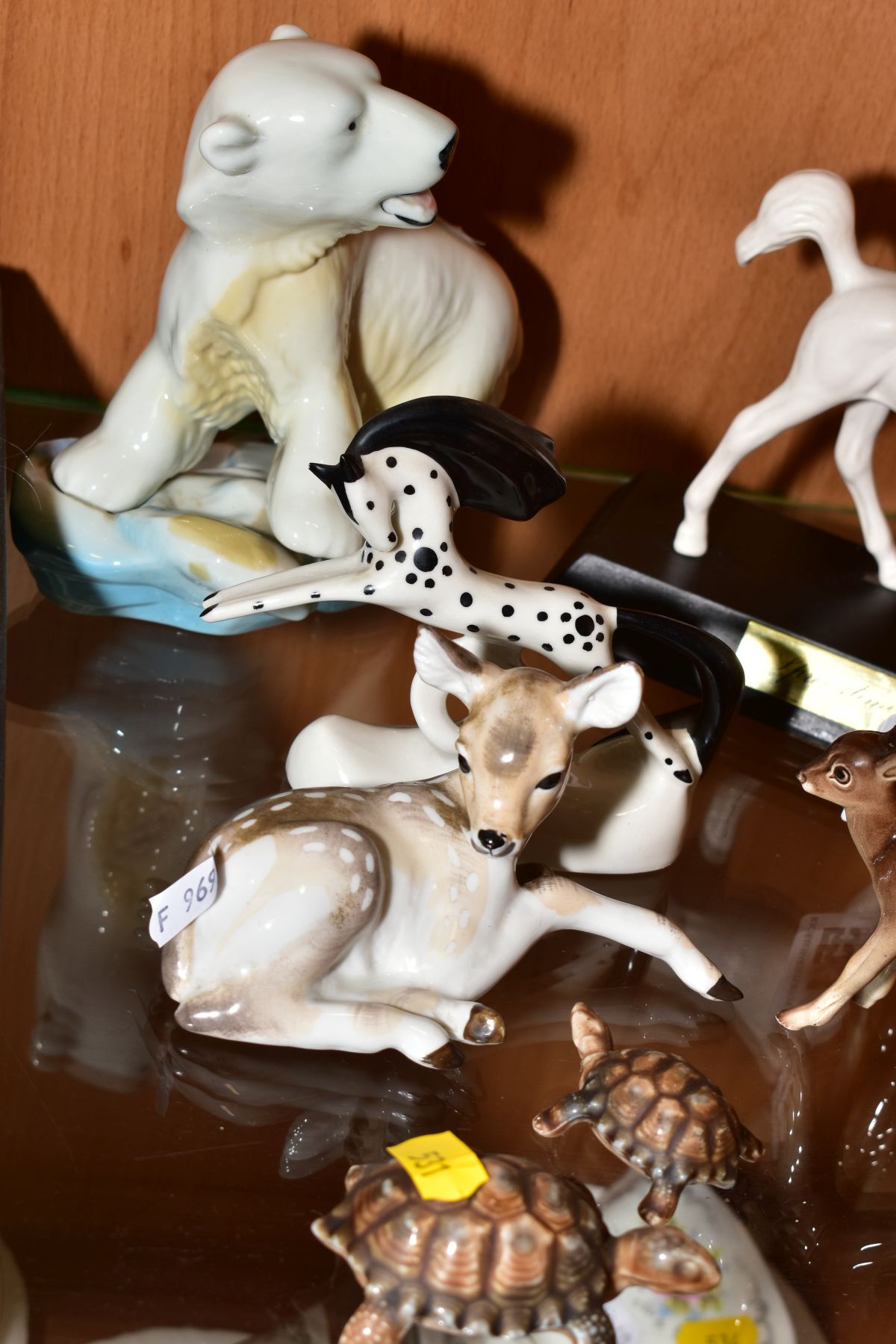 A GROUP OF ANIMAL FIGURES, to include Beswick Doe No999A and Fawn No1000B, Foal No997 (white, leg - Image 3 of 10