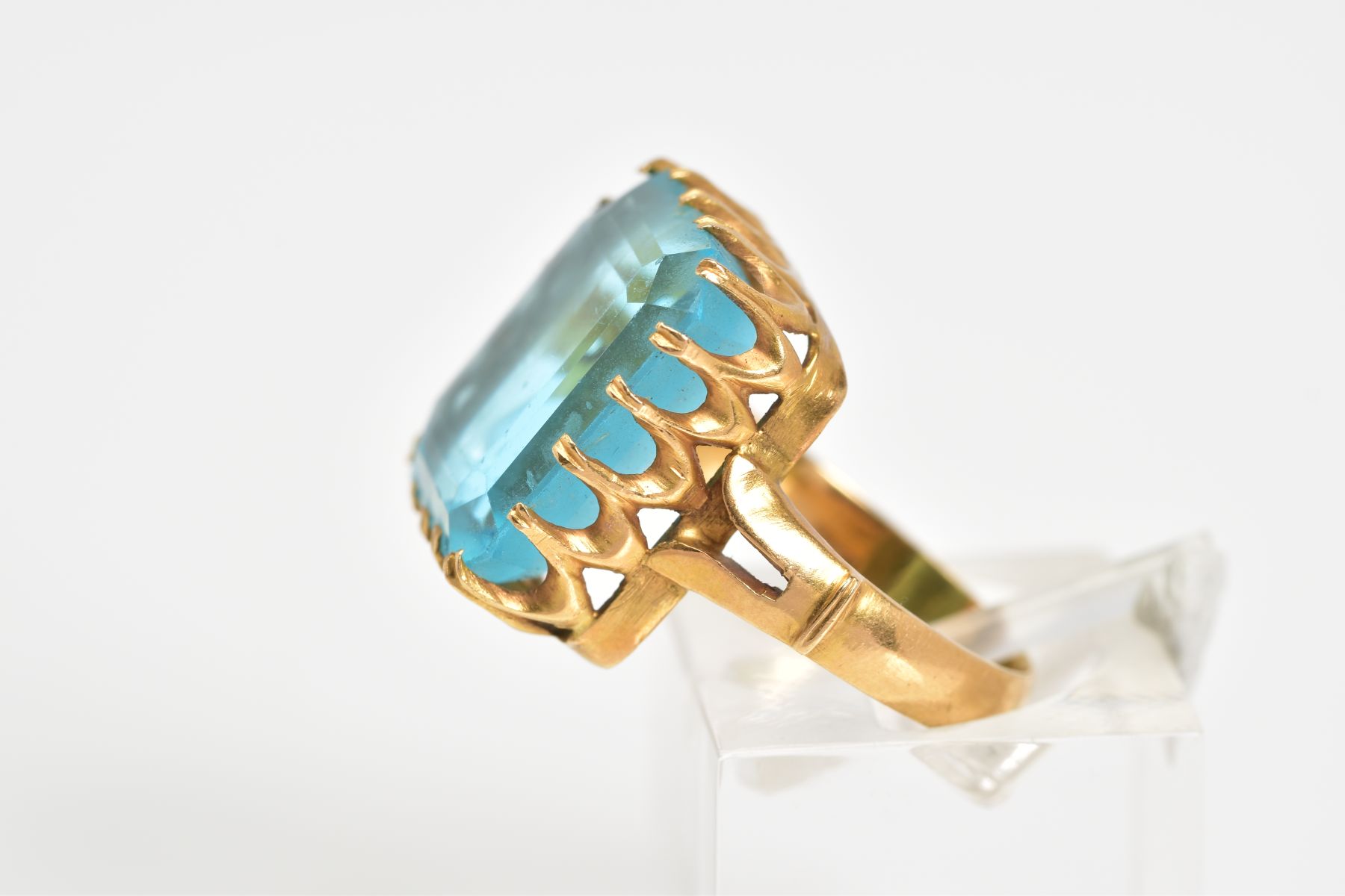 A LARGE SINGLE BLUE PASTE STONE RING, rectangular shape, ring size I1/2, approximate gross weight - Image 2 of 3