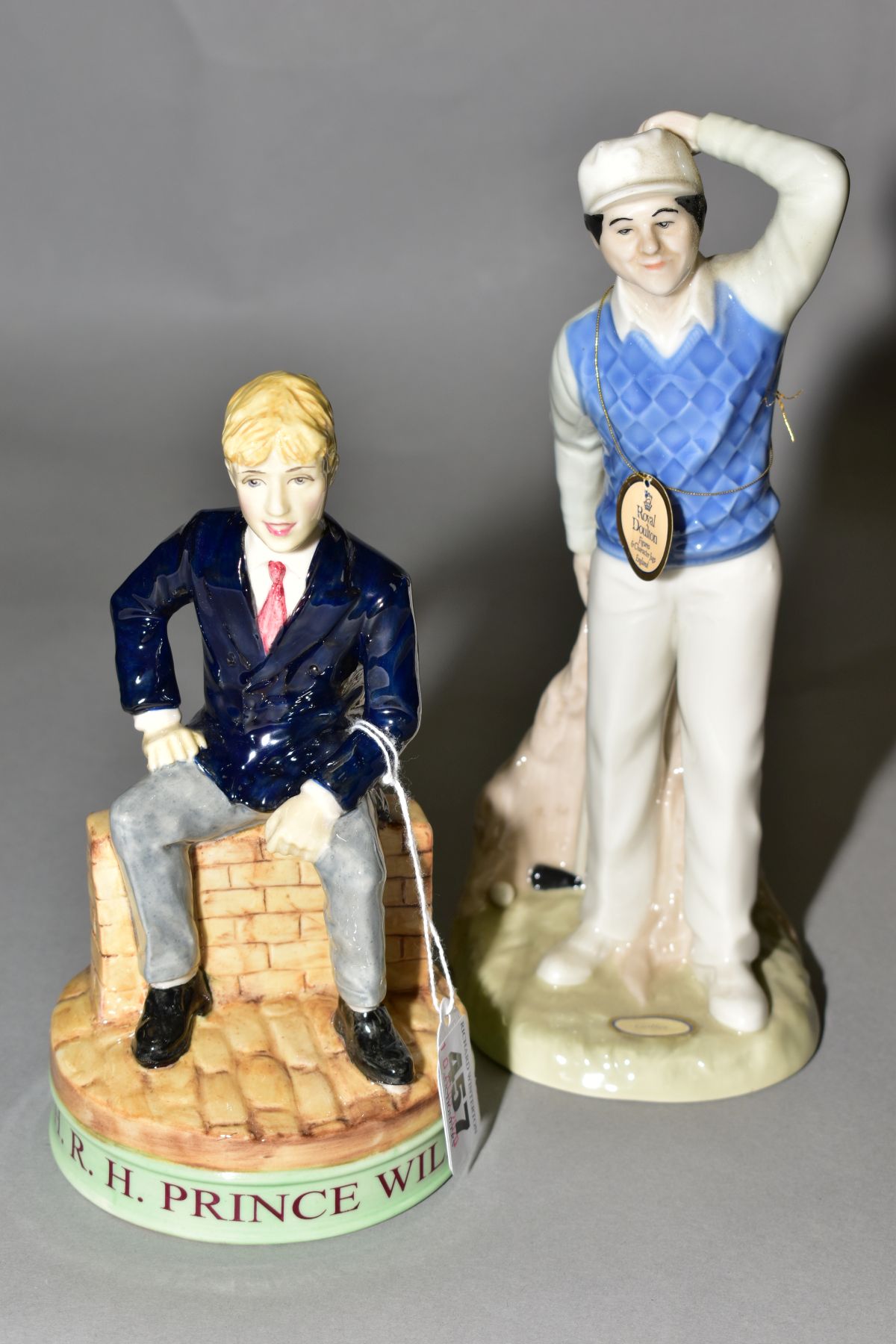 ROYAL DOULTON GOLFER HN2992, from The Reflections Collection, with Peggy Davies Ceramics Limited